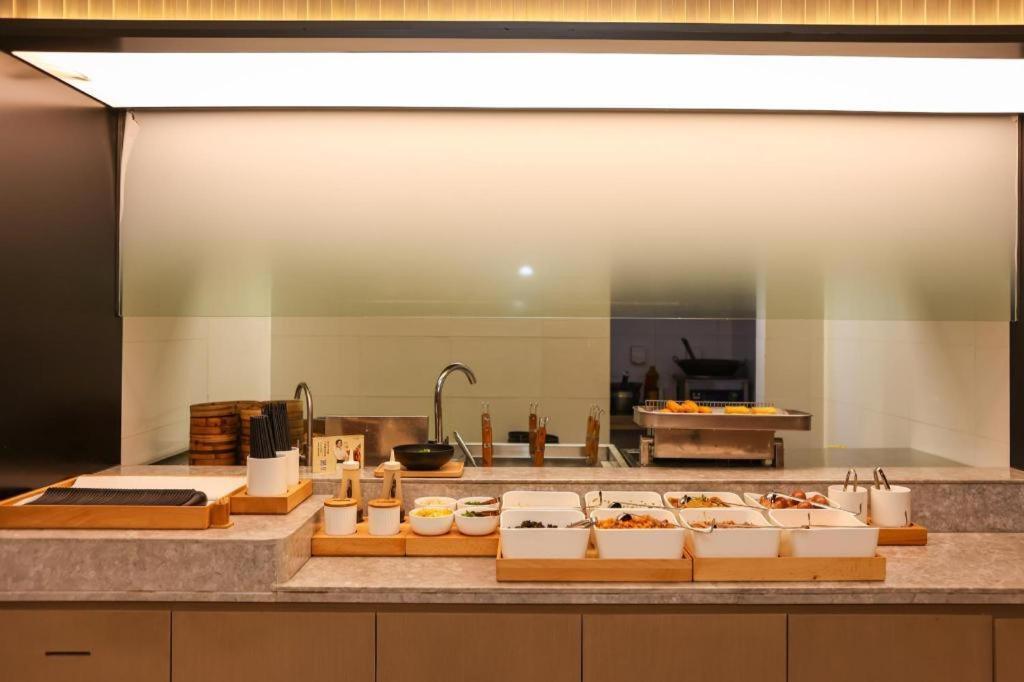 Ji Hotel Shanghai Xujiahui Kültér fotó